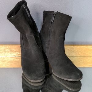 W 7.5 black waterproof high heeled ankle boots blondo zipper close light lining